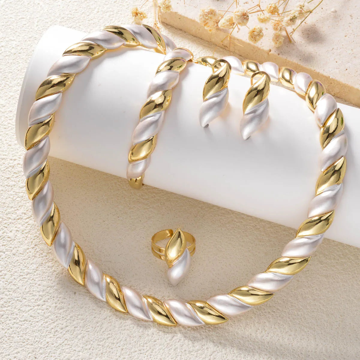 Dubai Classic Four-piece set round Necklace Bracelet Earrings Ring Bridal Wedding Daily Wear Women Jewelry Accessories Gifts